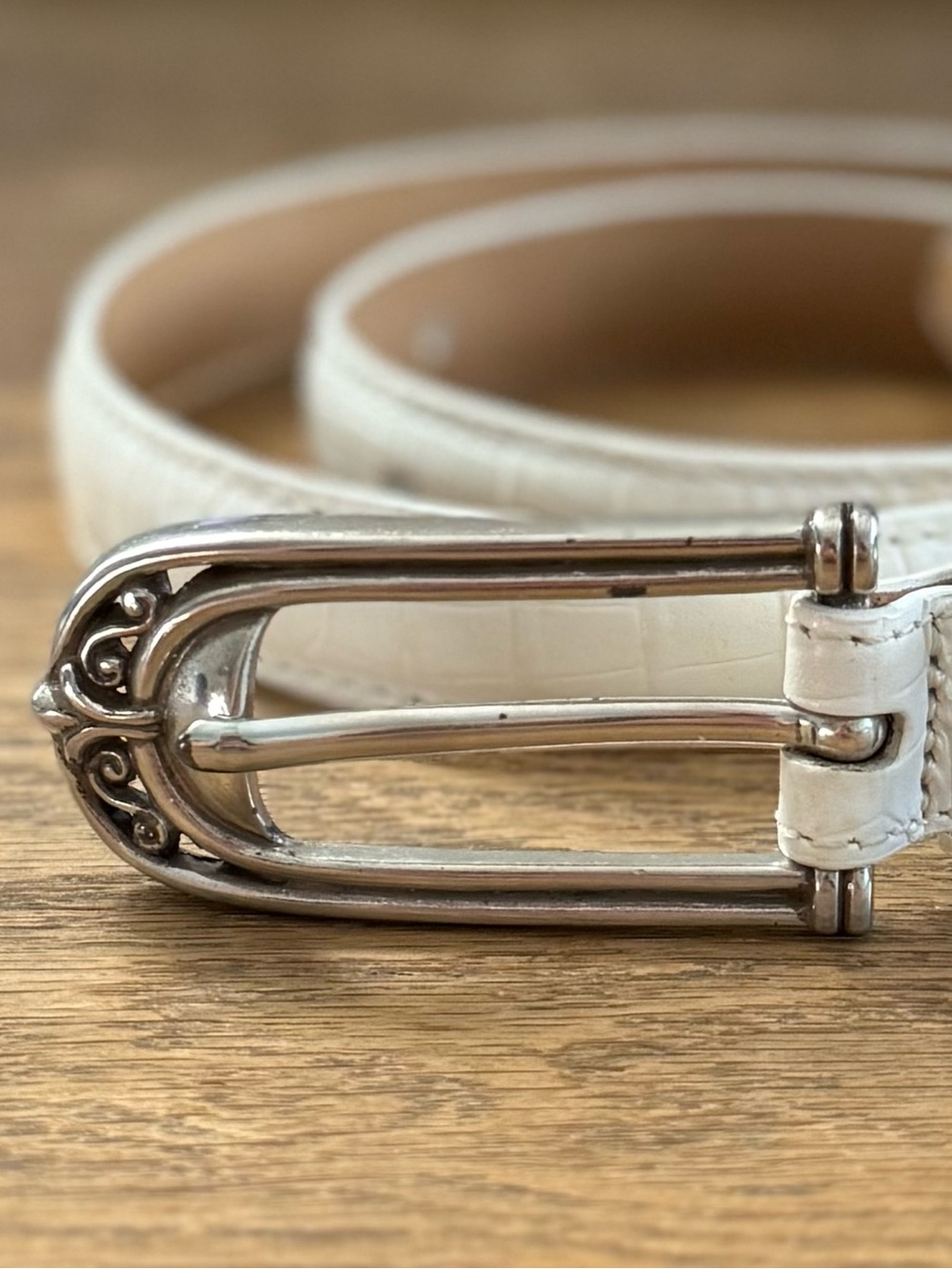BRIGHTON NEW 28 S White Croc Embossed 3/4” Belt - Picture 8 of 13